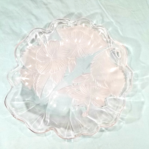 Glass Scalloped Serving Platter With Hibiscus Embossed Pattern 13 1/2" across. - Picture 1 of 6